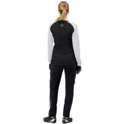 Norrona Dames Fjora Equaliser Lightweight Longsleeve -Norrona iview 1047110 061 pic4