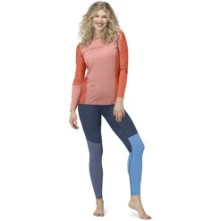 Norrona Falketind Equaliser Merino Round Neck Shirt Met Lange Mouwen Dames - Peach Amber/Orange Alert -Norrona norrona falketind equaliser merino round neck women peach amber orange alert 3 1253616