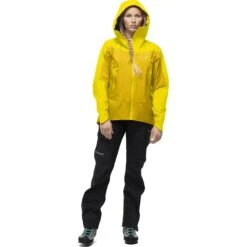 Norrona Falketind Gore-Tex Jas Dames - Blazing Yellow/Sulphur -Norrona norrona falketind gore tex jacket women blazing yellow sulphur model 1 1399477