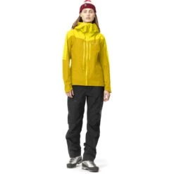 Norrona Falketind Gore-Tex Paclite Jas Dames - Blazing Yellow/Sulphur -Norrona norrona falketind gore tex paclite jacket women blazing yellow sulphur model 1 1399490