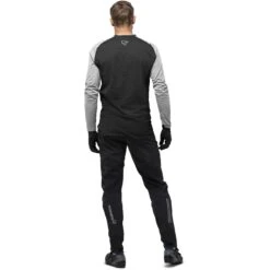 Norrona Fjørå Equaliser Lightweight Shirt Met Lange Mouwen Heren - Caviar/Castor Grey -Norrona norrona fjora equaliser lightweight long sleeve shirt men caviar castor grey 4 1254108