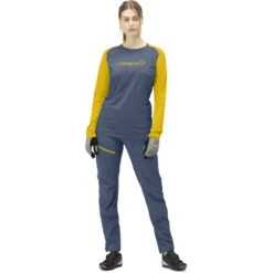 Norrona Fjørå Equaliser Lightweight Shirt Met Lange Mouwen Dames - Sulphur/Vintage Indigo -Norrona norrona fjora equaliser lightweight long sleeve shirt women sulphur vintage indigo model 1 1399574