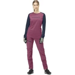 Norrona Fjørå Equaliser Lightweight Shirt Met Lange Mouwen Dames - Violet Quartz/Indigo Night -Norrona norrona fjora equaliser lightweight long sleeve shirt women violet quartz indigo night model 1 1399580