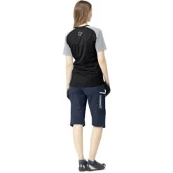 Norrona Fjørå Equaliser Lightweight T-Shirt Dames - Caviar/Light Grey -Norrona norrona fjora equaliser lightweight t shirt women caviar light grey model 2 1399587