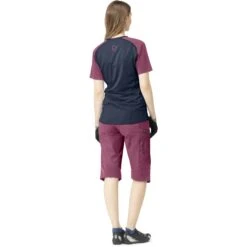 Norrona Fjørå Equaliser Lightweight T-Shirt Dames - Violet Quartz/Indigo Night -Norrona norrona fjora equaliser lightweight t shirt women violet quartz indigo night model 2 1399600