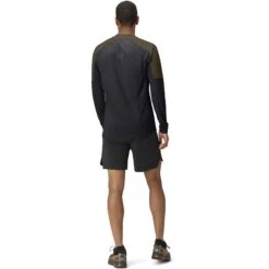 Norrona Senja Equaliser Lightweight Shirt Met Lange Mouwen Heren - Olive Night -Norrona norrona senja equaliser lightweight long sleeve men olive night model 2 1399855