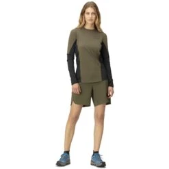 Norrona Senja Equaliser Lightweight Shirt Met Lange Mouwen Dames - Olive Night -Norrona norrona senja equaliser lightweight long sleeve women olive night model 1 1399831