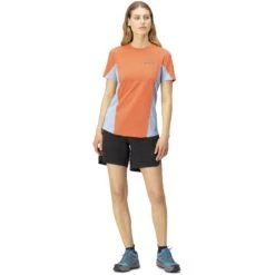 Norrona Senja Equaliser Lightweight T-Shirt Dames - Flamingo -Norrona norrona senja equaliser lightweight t shirt women flamingo model 1 1399841